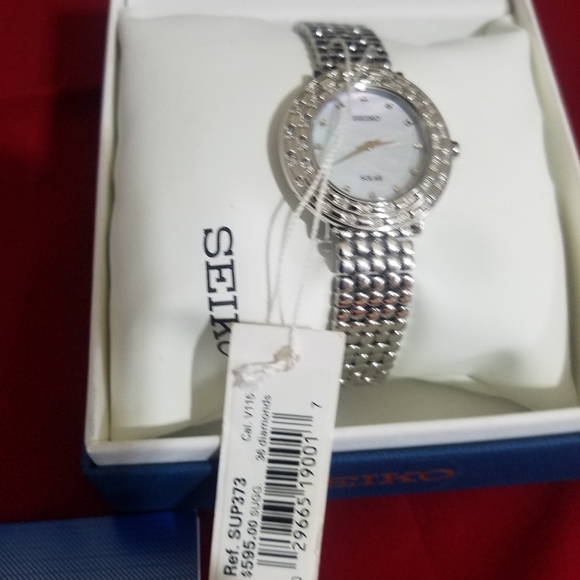 NWT Solar powered Seiko 36 diamonds ladies watch